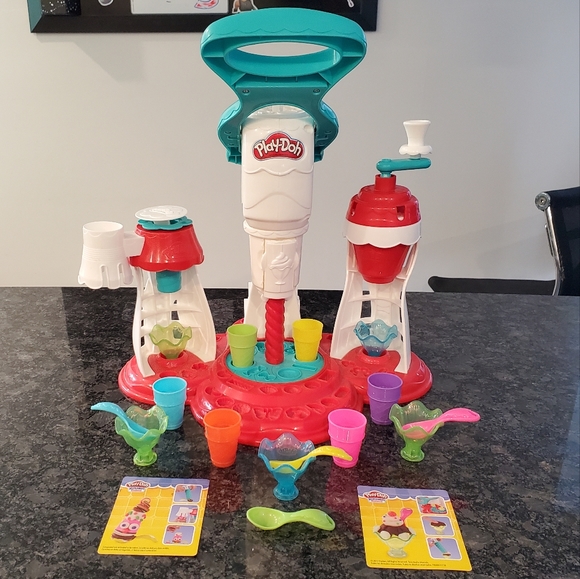 Playdoh Kitchen Creations Bundle - Picture 2 of 13